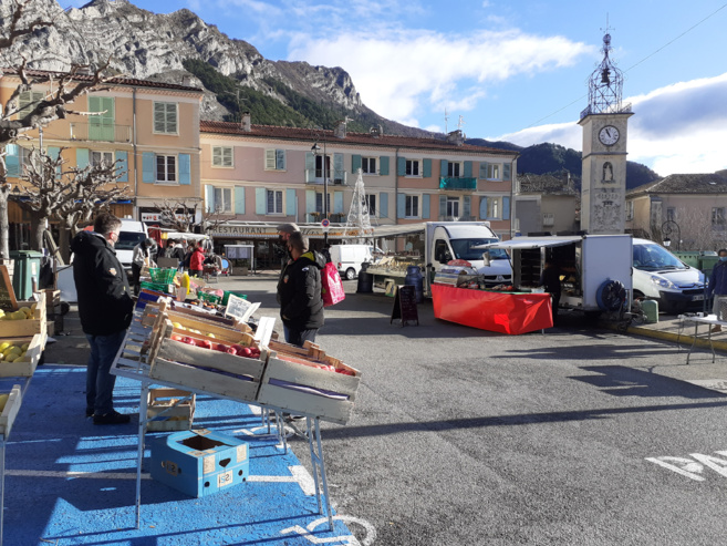 Un Marché hebdomadaire accueillant à Sisteron Un Marché hebdomadaire accueillant à Sisteron