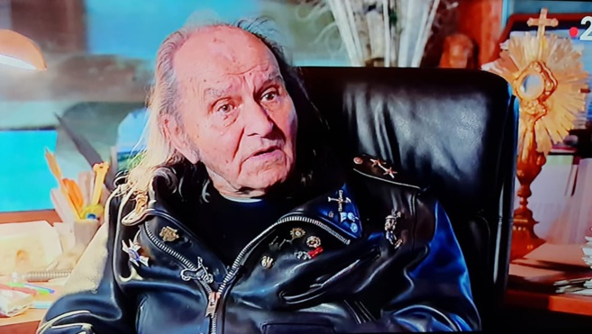 Parlons d'actualité avec le père Guy Gilbert Parlons d'actualité avec le père Guy Gilbert