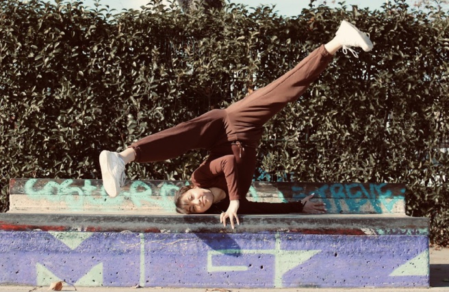 Portrait d'artiste : Camelya Alunno danseuse et chorégraphe Portrait d'artiste : Camelya Alunno danseuse et chorégraphe