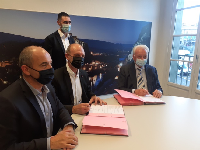 Partenariat gagnant-gagnant entre buralistes et maires du 04 Partenariat gagnant-gagnant entre buralistes et maires du 04