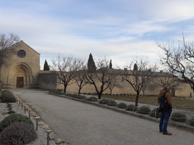 Le majoral Michel Benedetto présente le site de Ganagobie Le majoral Michel Benedetto présente le site de Ganagobie