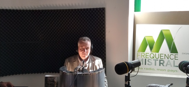 Le vibrato mundi : Troisème roman de l'écrivain Didier Lauterborn Le vibrato mundi : Troisème roman de l'écrivain Didier Lauterborn