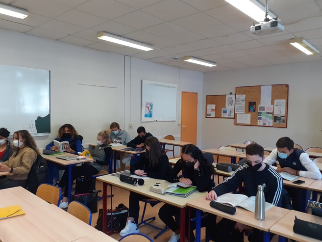 Premier quart d’heure de lecture à la cité scolaire de Sisteron Premier quart d’heure de lecture à la cité scolaire de Sisteron