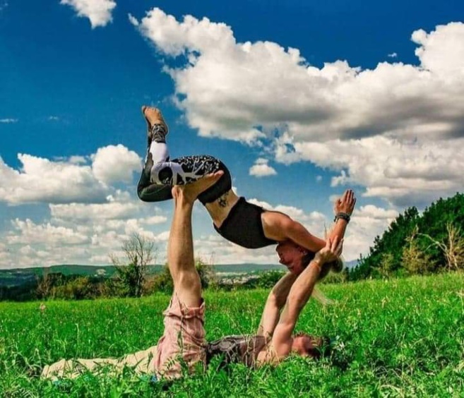 Un festival d'acroyoga prochainement à Guillestre Un festival d'acroyoga prochainement à Guillestre