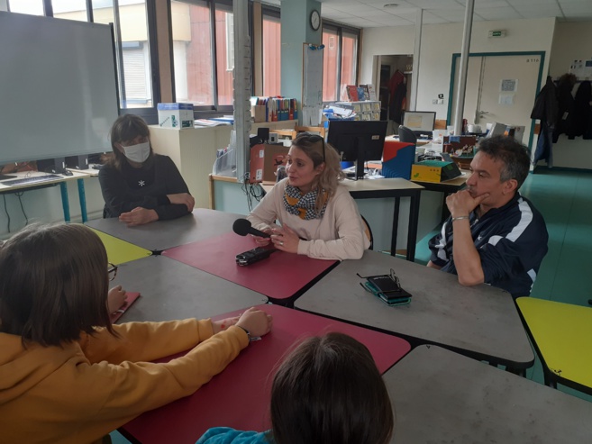Parlons d'actualité au collège des Garcins Parlons d'actualité au collège des Garcins