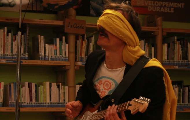 Manipulation poétique - Cie Raoul Lambert Manipulation poétique - Cie Raoul Lambert