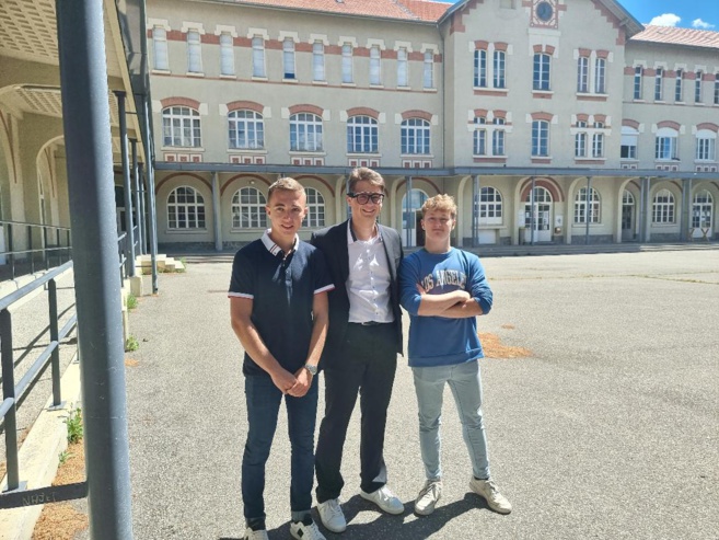 premier prix des Olympiades de sciences de l’ingénieur pour 3 lycéens du lycée d'altitude premier prix des Olympiades de sciences de l’ingénieur pour 3 lycéens du lycée d'altitude