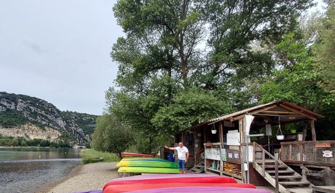 la base nautique L.A.K. à Quinson la base nautique L.A.K. à Quinson