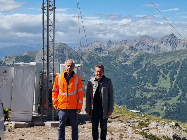une antenne provisoire pour assurer le débit pendant le Tour de France au col du Granon une antenne provisoire pour assurer le débit pendant le Tour de France au col du Granon