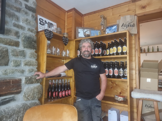 Une Bière brassée à l'eau de source: la brasserie Alphand Une Bière brassée à l'eau de source: la brasserie Alphand