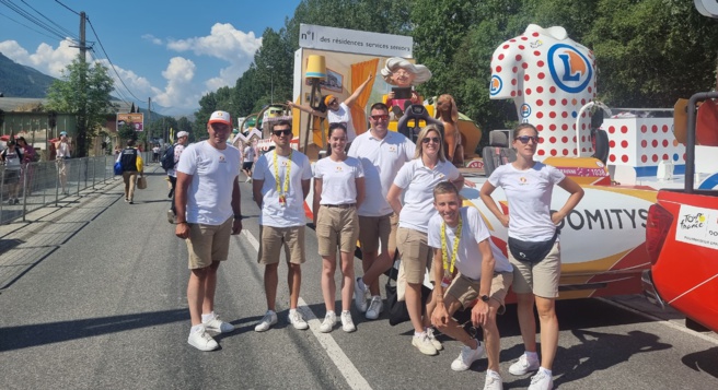Une journée au coeur de la caravane du Tour de France de domitys Une journée au coeur de la caravane du Tour de France de domitys