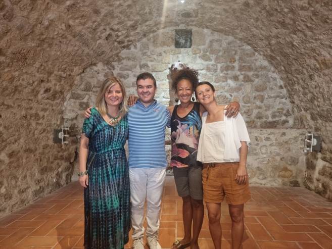 A la rencontre du groupe Shiny Colors A la rencontre du groupe Shiny Colors