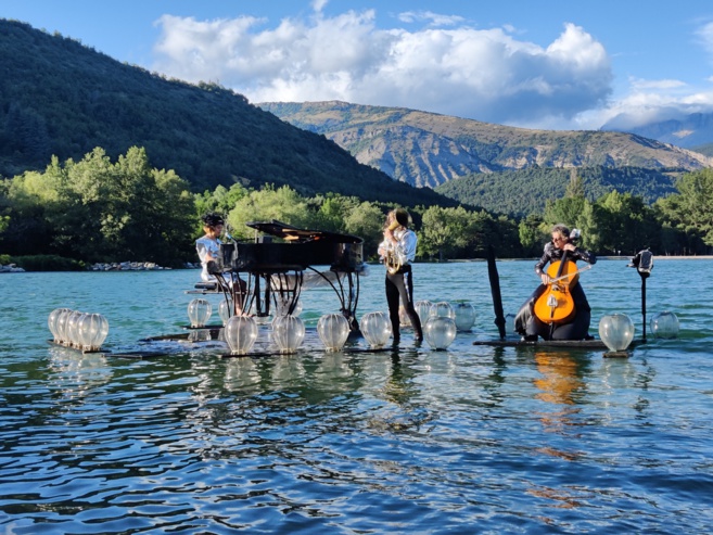 TOURNÉE DE CONCERTS FLOTTANTS... Un festival itinérant pas comme les autres avec le pianO du lac