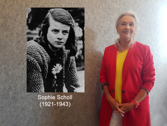 Sophie Scholl présentée par Jacqueline Hennegrave Sophie Scholl présentée par Jacqueline Hennegrave