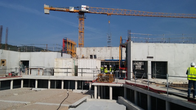 Le futur centre aqualudique de Manosque sort de terre… Le futur centre aqualudique de Manosque sort de terre…