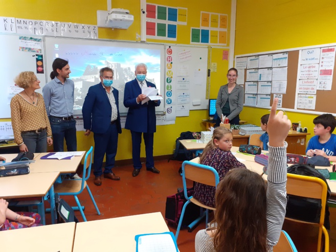 Un futur numérique pour les écoles de Sisteron Un futur numérique pour les écoles de Sisteron
