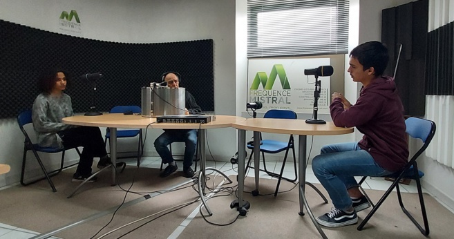 Mawdda et Mathieu stagiaires de 3ème en direct à la radio Mawdda et Mathieu stagiaires de 3ème en direct à la radio