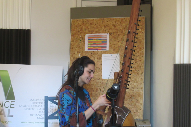 Portrait de conteuse : Suzel Barbaroux Portrait de conteuse : Suzel Barbaroux