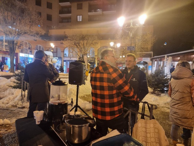 Briançon: Inauguration Des illuminations de Noël Briançon: Inauguration Des illuminations de Noël