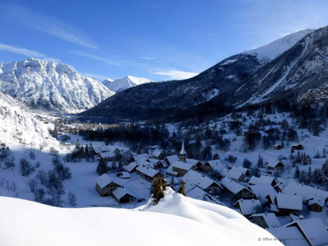 Colorez les pistes de ski de nevache pour le carnaval Colorez les pistes de ski de nevache pour le carnaval