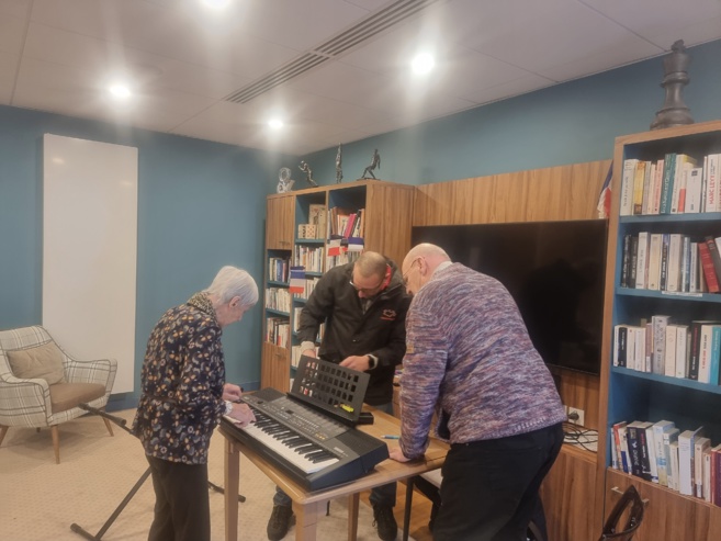 Parlons d'actualité à la résidence sénior Domitys Parlons d'actualité à la résidence sénior Domitys