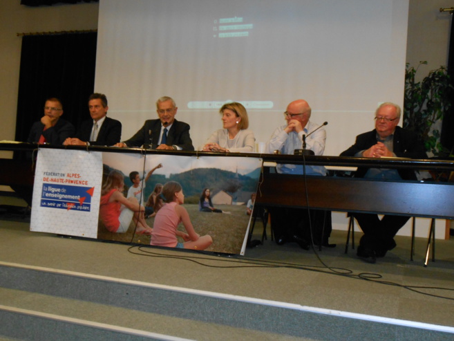 Salle comble à Digne pour la conférence-débat sur la laïcité ! Salle comble à Digne pour la conférence-débat sur la laïcité !