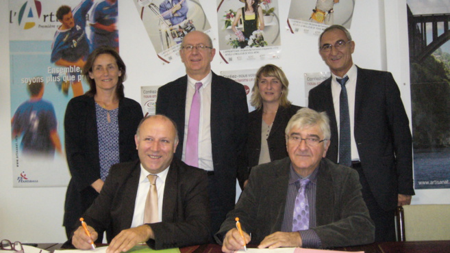 Une banque informe les artisans du 04 sur les aides qui leur sont destinées Une banque informe les artisans du 04 sur les aides qui leur sont destinées