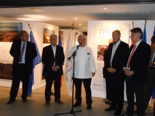 La Provence de la Truffe s'expose sur la Canebière jusqu'au 8 novembre ! La Provence de la Truffe s'expose sur la Canebière jusqu'au 8 novembre !