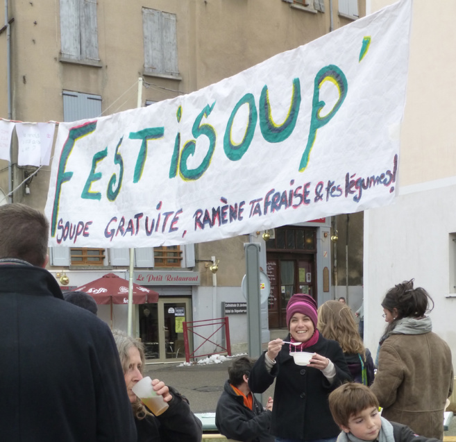 Samedi 29 novembre, une festi soupe sur le marché de Digne les bains. Samedi 29 novembre, une festi soupe sur le marché de Digne les bains.