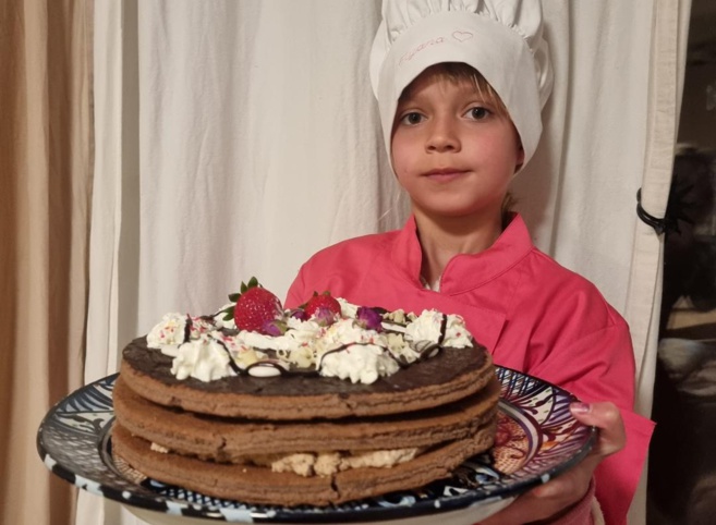 A la rencontre d'Elyana, la plus jeune concurrente du concours de pâtisserie amateur !