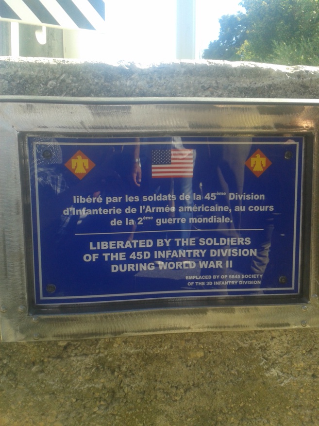 Bulletin estival 2014.08.19 : Une cérémonie réussie et très émouvante le 18 août à Riez pour fêter les 70 ans de sa libération Bulletin estival 2014.08.19 : Une cérémonie réussie et très émouvante le 18 août à Riez pour fêter les 70 ans de sa libération