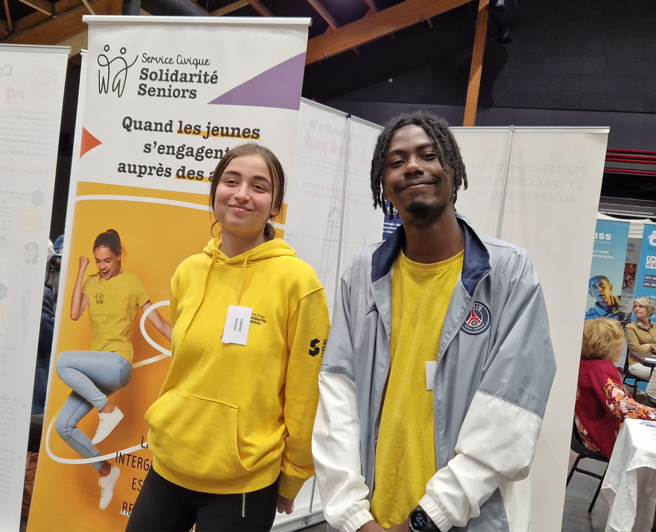 Quand les jeunes s'engagent auprès des seniors ! Quand les jeunes s'engagent auprès des seniors !