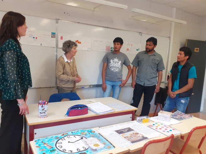 Le Collectif Réfugiés Sisteron à la rencontre des Lycéens Le Collectif Réfugiés Sisteron à la rencontre des Lycéens