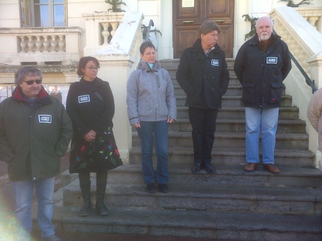 La minute de silence pour Charlie à Castellane La minute de silence pour Charlie à Castellane