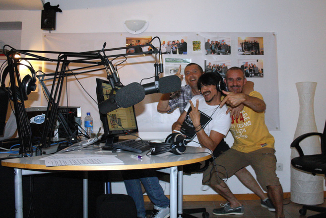 Fréquence Kitch - Tous les lundis de 20h30 à 22h00 ! Fréquence Kitch - Tous les lundis de 20h30 à 22h00 !