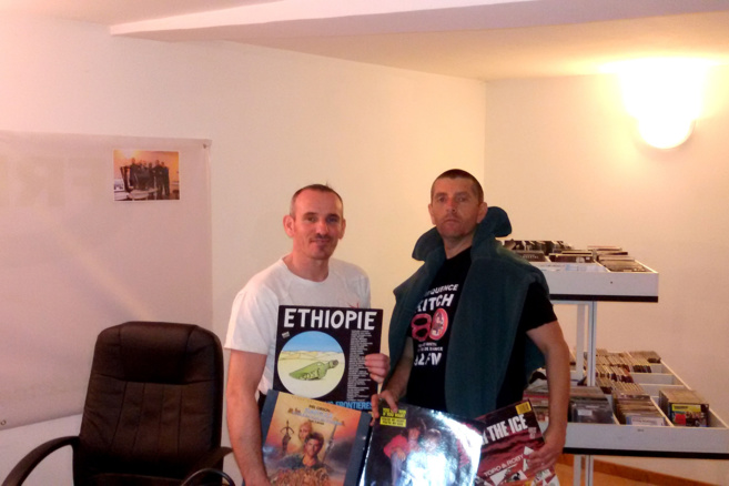 Fréquence Kitch - Tous les lundis de 20h30 à 22h00 ! Fréquence Kitch - Tous les lundis de 20h30 à 22h00 !