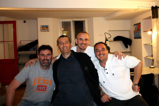 Fréquence Kitch - Tous les lundis de 20h30 à 22h00 ! Fréquence Kitch - Tous les lundis de 20h30 à 22h00 !