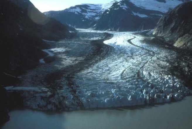 L’évolution d’un glacier dans le temps L’évolution d’un glacier dans le temps