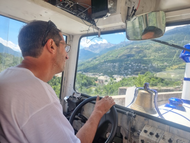 une balade à bord du petit train offerte aux résidents d'établissement de santé Briançonnais une balade à bord du petit train offerte aux résidents d'établissement de santé Briançonnais