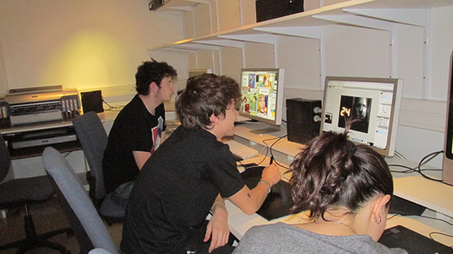 Des étudiants de l’école d’art de Digne planchent sur la prévention du VIH. Des étudiants de l’école d’art de Digne planchent sur la prévention du VIH.