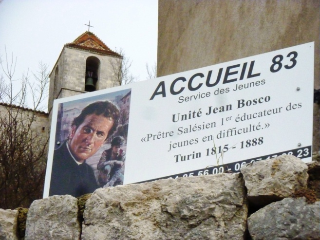 Accueil 83 accompagne des enfants et des adolescents placés par la justice. Accueil 83 accompagne des enfants et des adolescents placés par la justice.