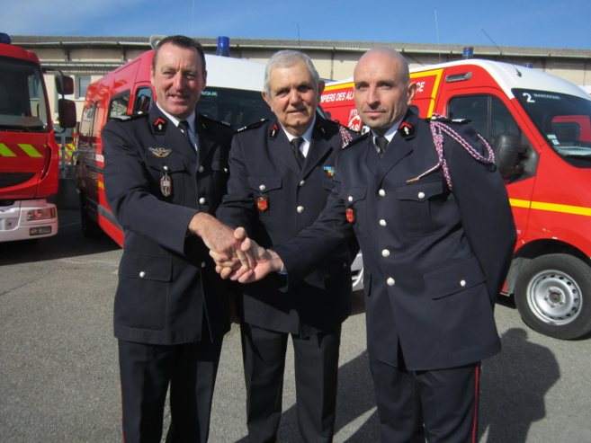 Christophe Devaux remplace Denis Barkat à la tête des pompiers manosquins Christophe Devaux remplace Denis Barkat à la tête des pompiers manosquins