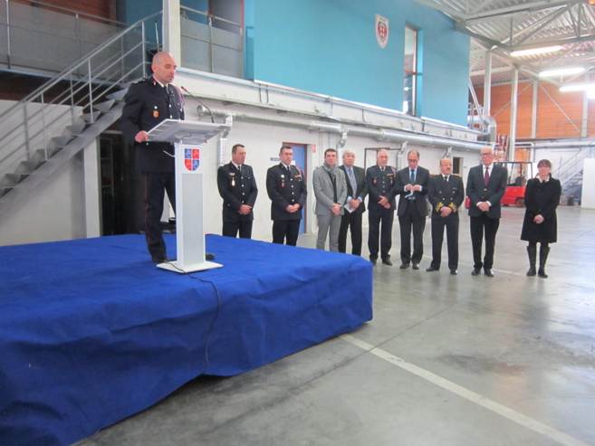 Christophe Devaux remplace Denis Barkat à la tête des pompiers manosquins Christophe Devaux remplace Denis Barkat à la tête des pompiers manosquins