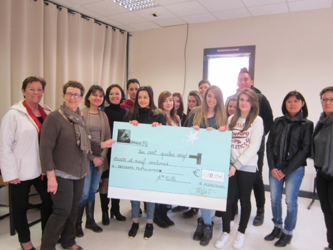 Beau geste de solidarité au Collège de Sainte-Tulle Beau geste de solidarité au Collège de Sainte-Tulle