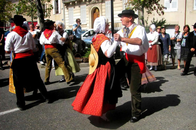Le Quadrille Sisteronnais fête ses 90 ans ! Le Quadrille Sisteronnais fête ses 90 ans !