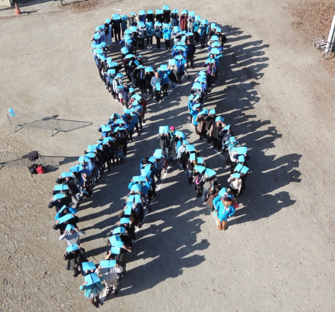 A Gap, Mars sera bleu pour sensibiliser au dépistage du cancer du côlon. A Gap, Mars sera bleu pour sensibiliser au dépistage du cancer du côlon.