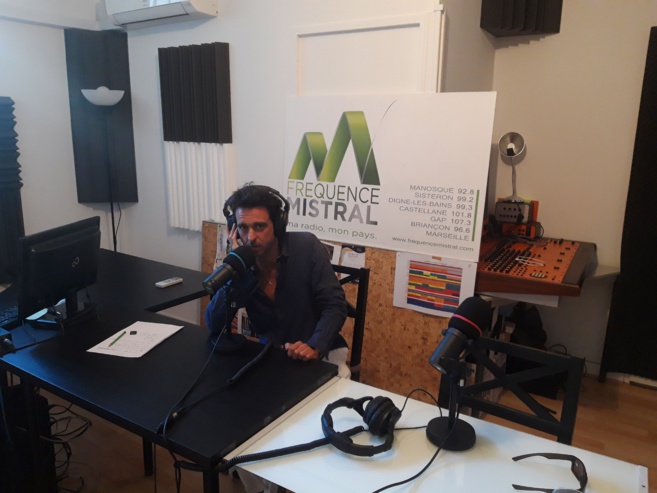 "Pour un nouveau système" au théâtre de l'Oeuvre à Marseille "Pour un nouveau système" au théâtre de l'Oeuvre à Marseille