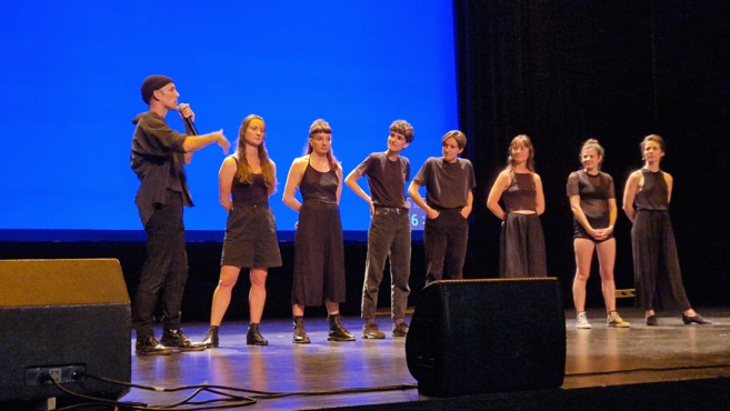 Le collectif Le Bruit qui court a ému le public au Forum de la transition à Digne les bains ! Le collectif Le Bruit qui court a ému le public au Forum de la transition à Digne les bains !