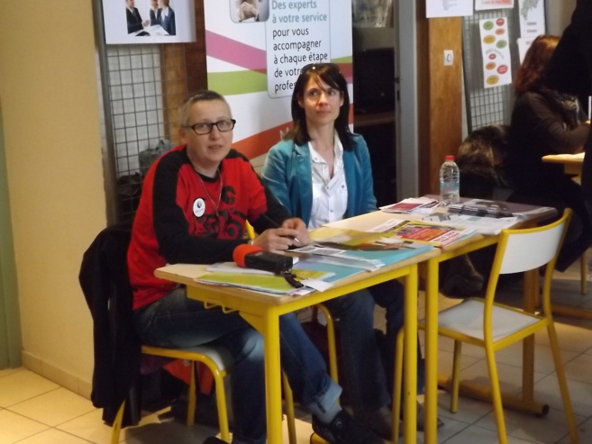 Gap proposait un forum pour les jobs d’été la semaine dernière. Gap proposait un forum pour les jobs d’été la semaine dernière.