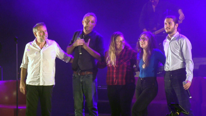 A Digne, un moment de joie et de chansons partagées avec Le B.A BA de la chanson. A Digne, un moment de joie et de chansons partagées avec Le B.A BA de la chanson.